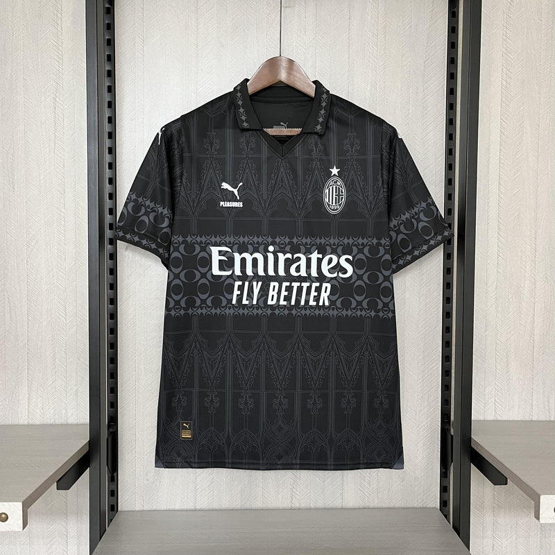 Camisa Milan 2024/25 Puma x Pleasures Especial - Torcedor - Preta