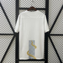 Camisa Tottenham 2025/26 Cobra Dourada Pré-Jogo - Torcedor