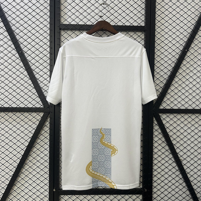 Camisa Tottenham 2025/26 Cobra Dourada Pré-Jogo - Torcedor