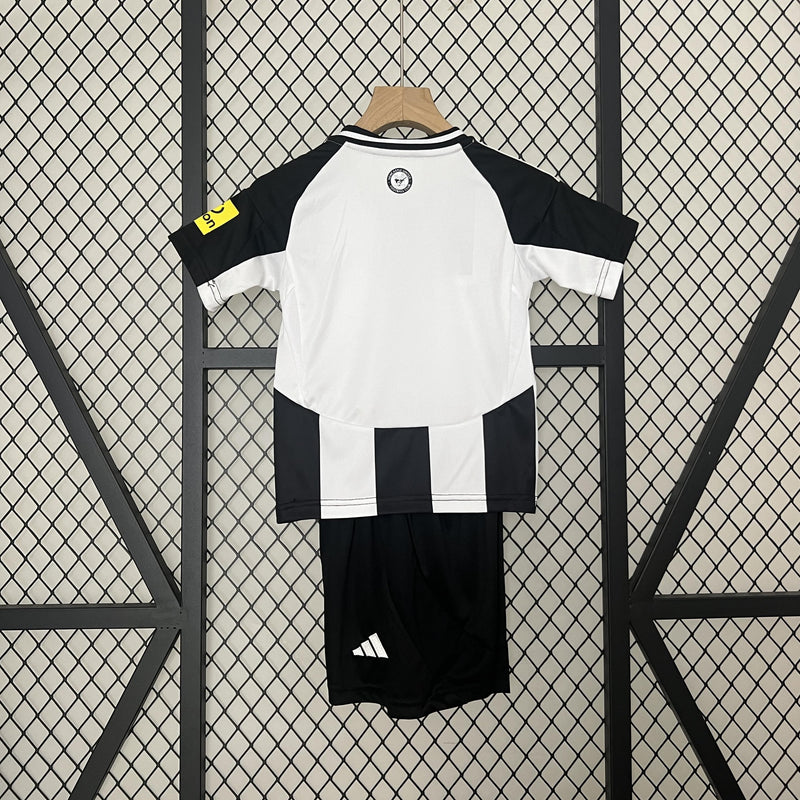 Conjunto Infantil - Newcastle 24/25 I Home