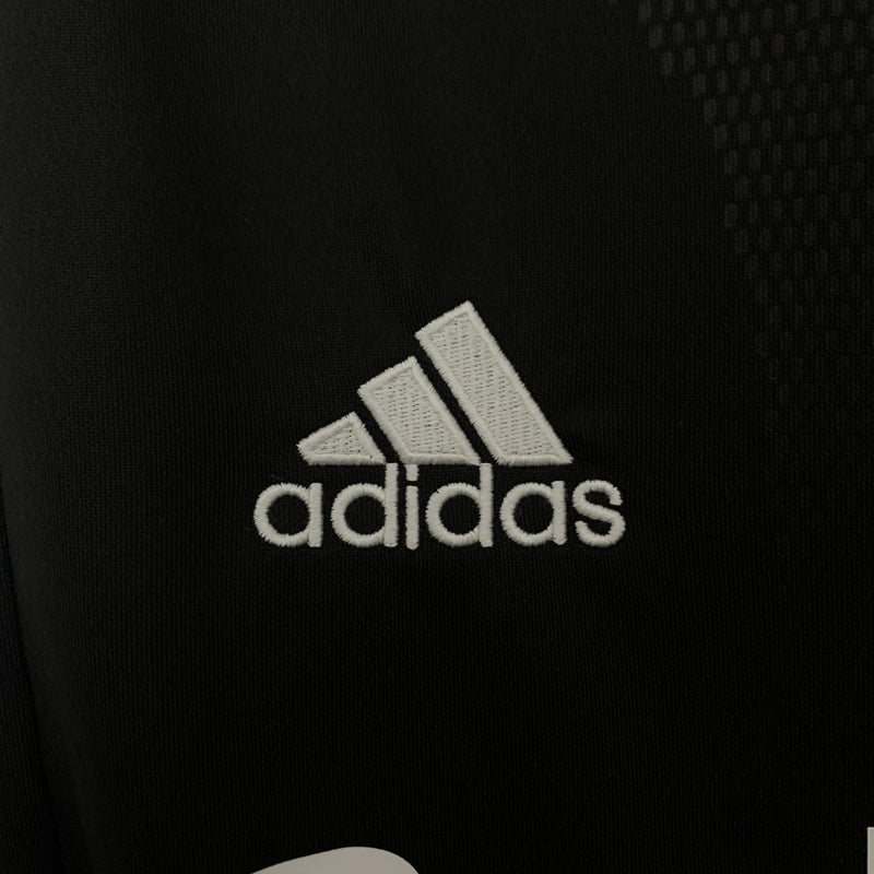 Camisa Retrô Real Madrid 2001/2002 II Away - Preta