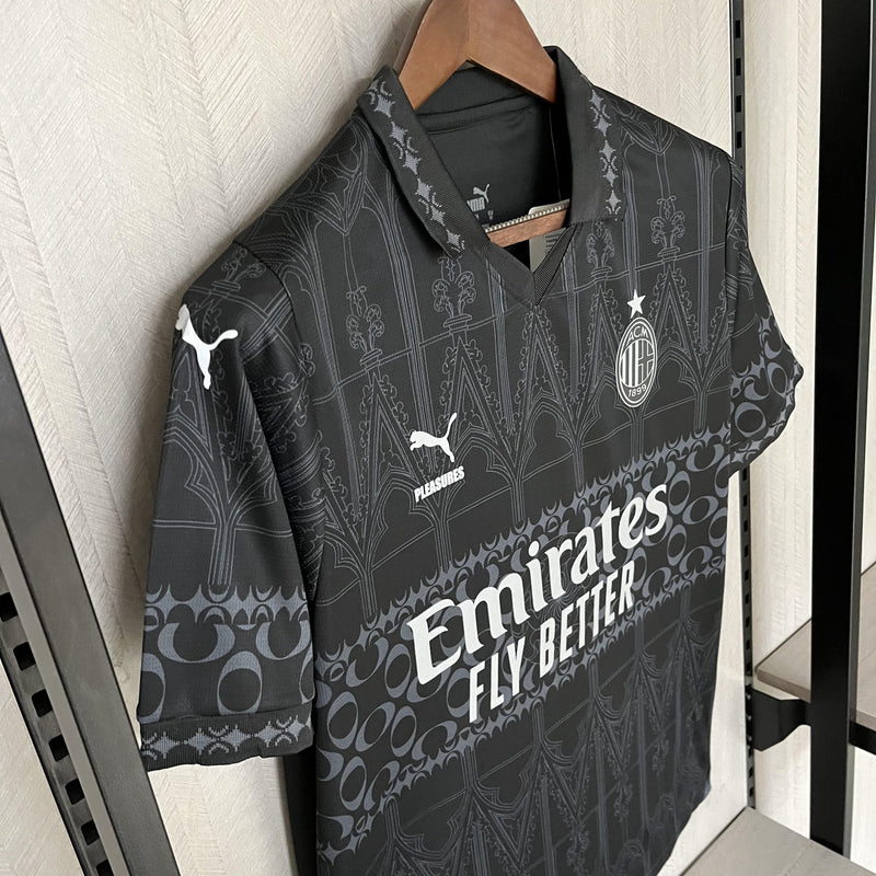 Camisa Milan 2024/25 Puma x Pleasures Especial - Torcedor - Preta