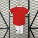 Conjunto Infantil Retrô - Manchester United 2006/2007 I HOme