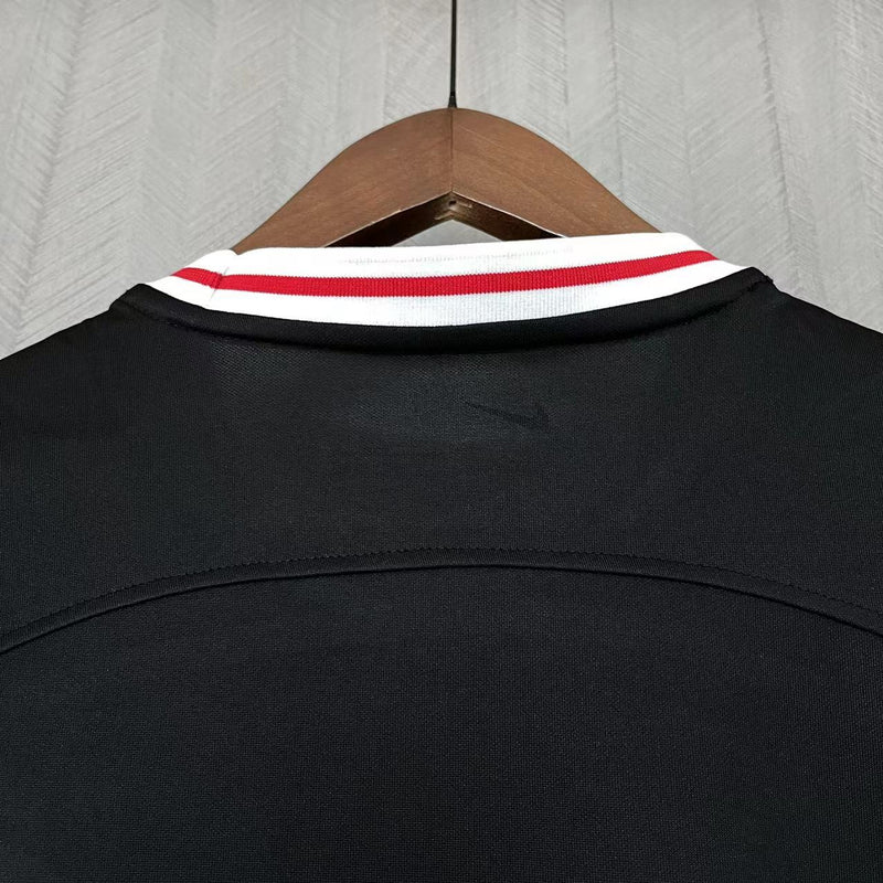 Camisa Frankfurt 2023/24 II Away - Torcedor - Preta