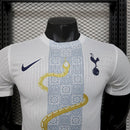 Camisa Tottenham 2025/2026 Edição Especial Cobra Dourada - Jogador