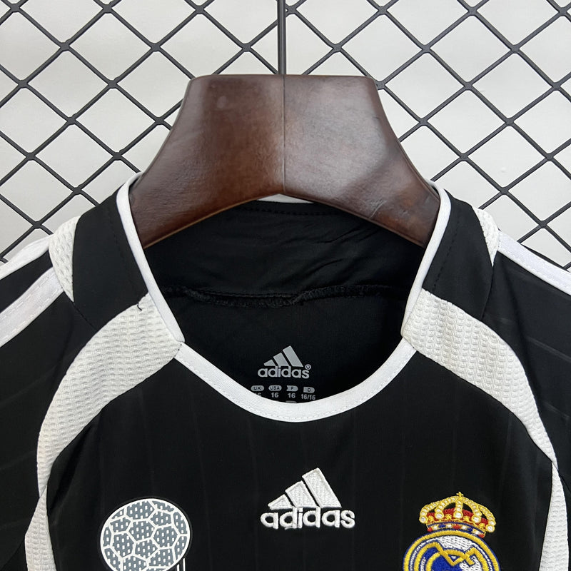Conjunto Infantil Retrô - Real Madrid 2006/07 II Away