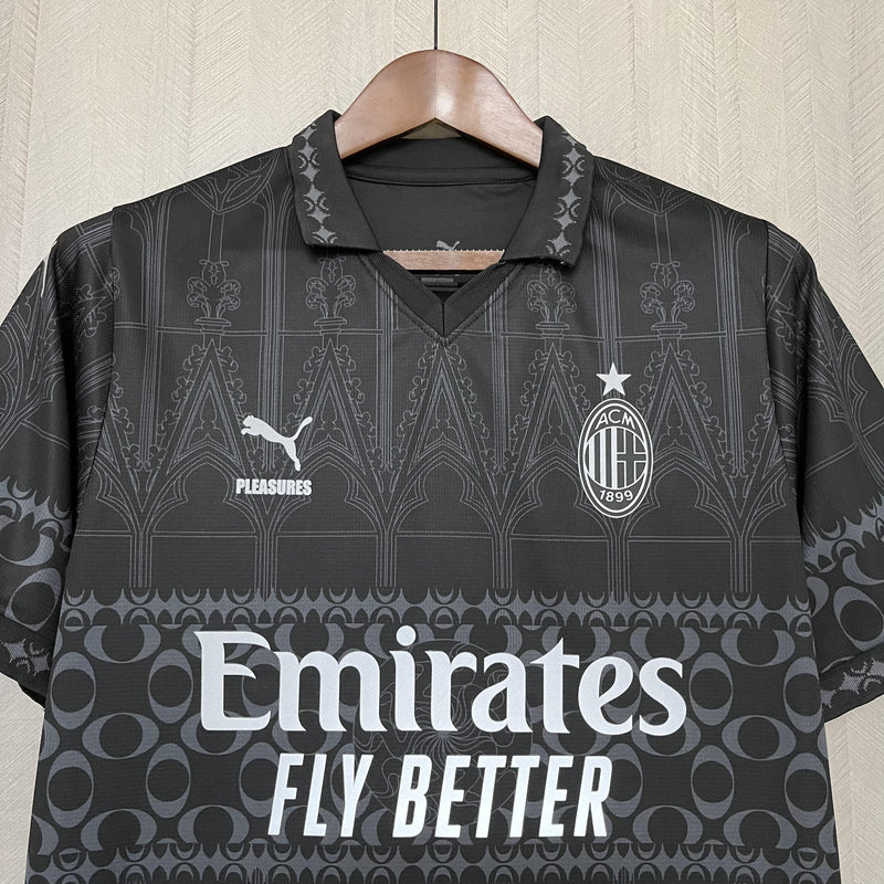 Camisa Milan 2024/25 Puma x Pleasures Especial - Torcedor - Preta