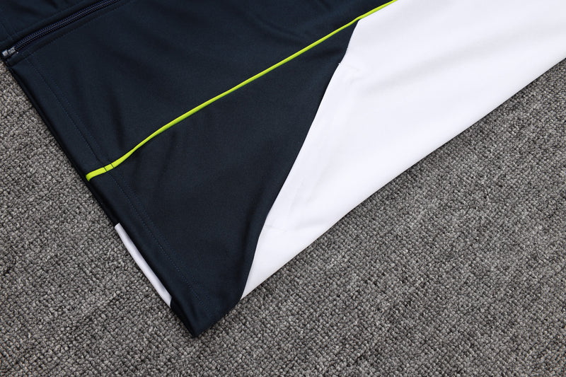 25/26 Conjunto Real Madrid 'Urban Purist' - Frio Zíper Longo - Preto