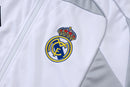 25/26 Conjunto Real Madrid 'Urban Purist' - Frio Zíper Longo - Branco