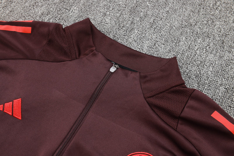 24/25 Conjunto Bayern de Munique - Frio Zíper Curto - Vermelho Escuro