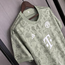 Camisa Bayern de Munique 2023/24 Edição Especial Beer Festival - Torcedor - Verde