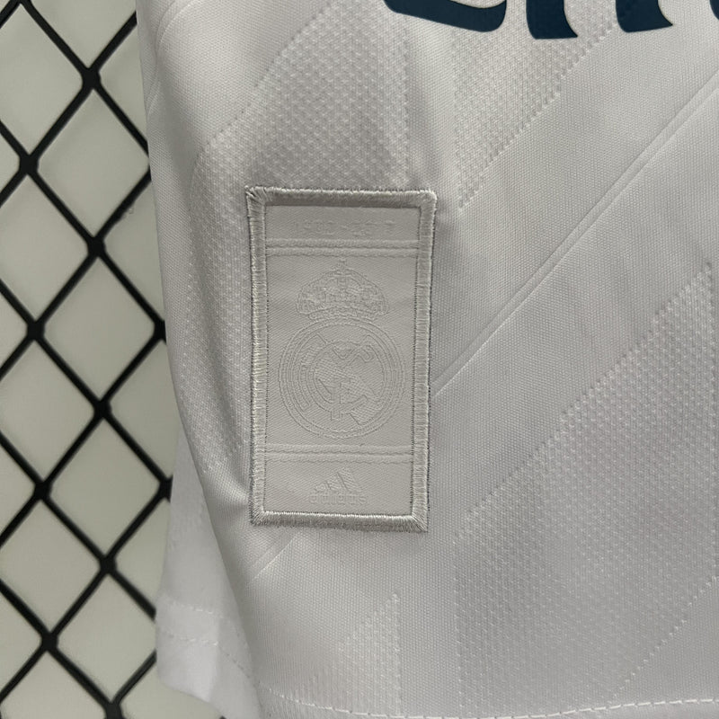 Conjunto Infantil Retrô - Real Madrid 2017/18 I Home