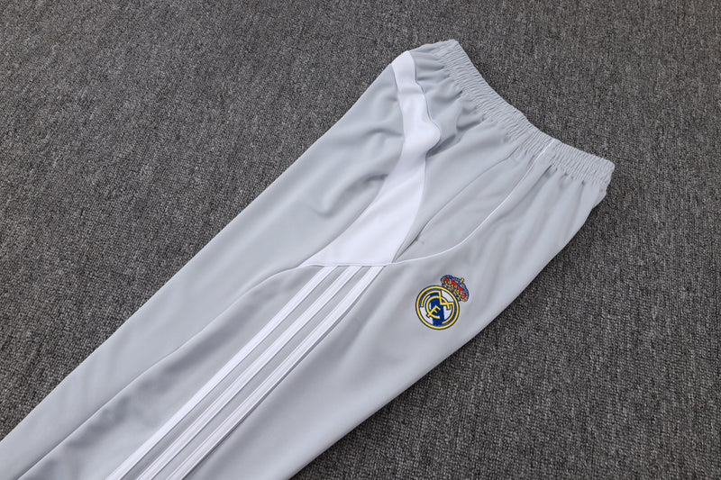 25/26 Conjunto Real Madrid 'Urban Purist' - Frio Zíper Longo - Branco