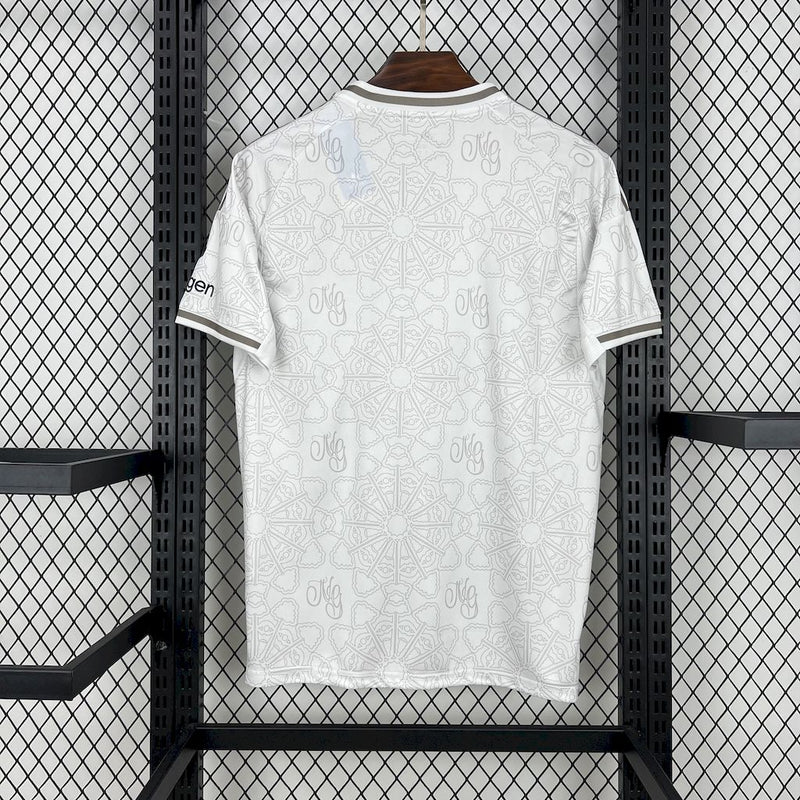 Camisa Nottingham Forest II Away - Torcedor - Branca