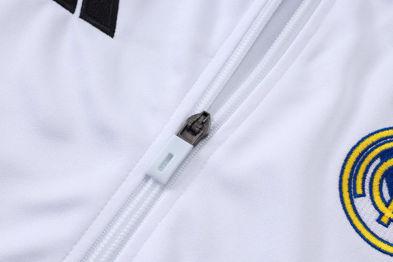 25/26 Conjunto Real Madrid 'Urban Purist' - Frio Zíper Longo - Branco
