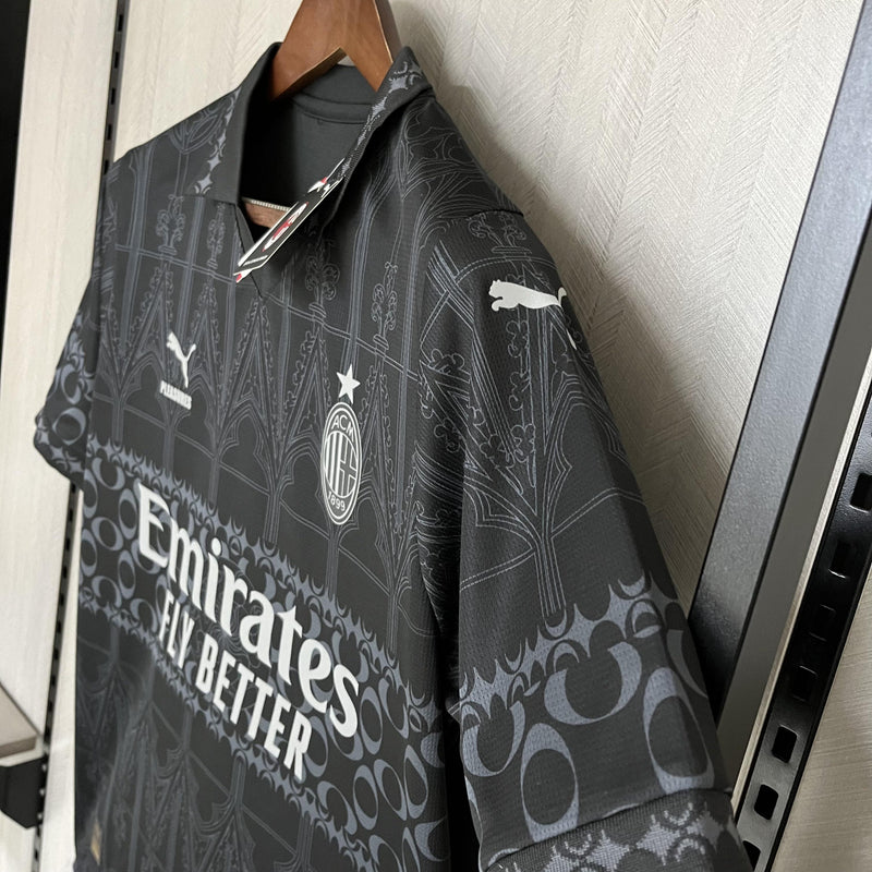 Camisa Milan 2024/25 Puma x Pleasures Especial - Torcedor - Preta