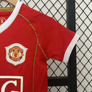 Conjunto Infantil Retrô - Manchester United 2006/2007 I HOme