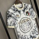 Camisa Itália 2023/24 Edição Especial Versace - Torcedor - Branca
