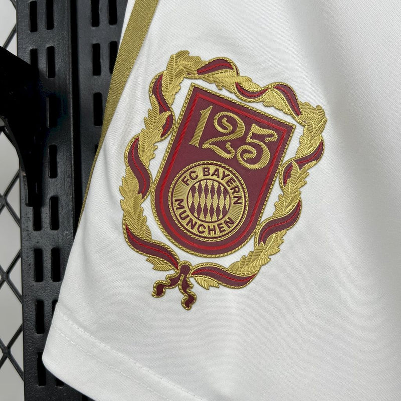 Short Bayern de Munique Aniversário 125 Anos 2024/2025 - Branco