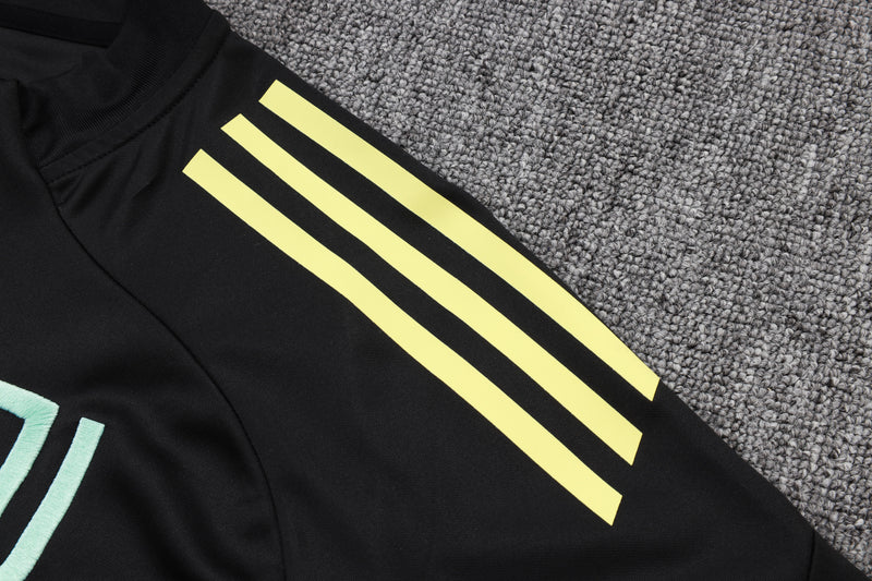 25/26 Conjunto Treino Juventus - Frio Zíper Curto - Preto