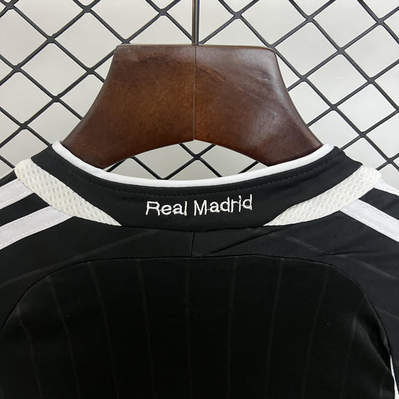 Conjunto Infantil Retrô - Real Madrid 2006/07 II Away