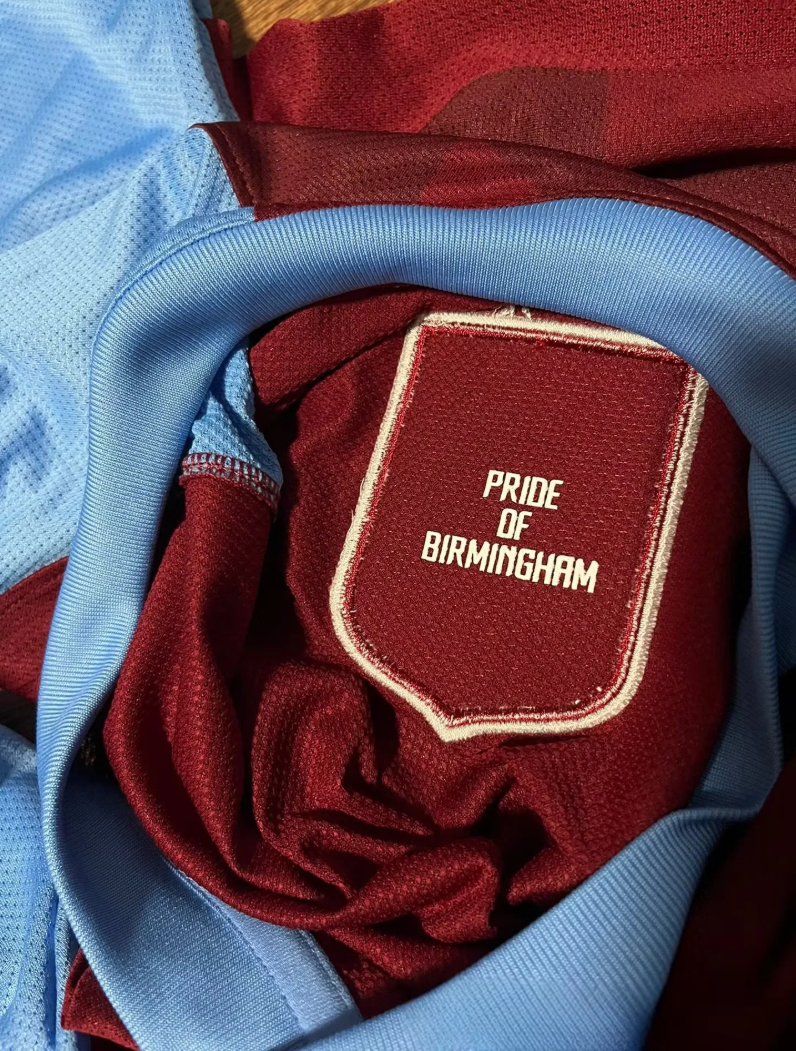 Camisa Retrô Aston Villa 2011/2012 I Home