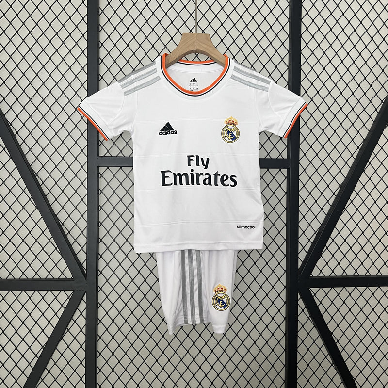 Conjunto Infantil Retrô - Real Madrid 2013/14 I H ome