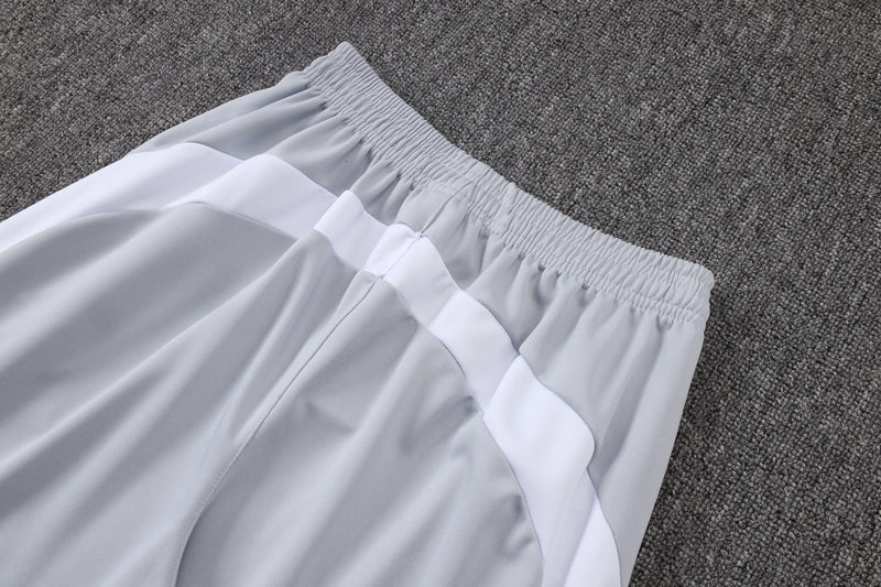 25/26 Conjunto Real Madrid 'Urban Purist' - Frio Zíper Longo - Branco