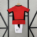 Conjunto Infantil Retrô - Manchester United 2002/04 I Home