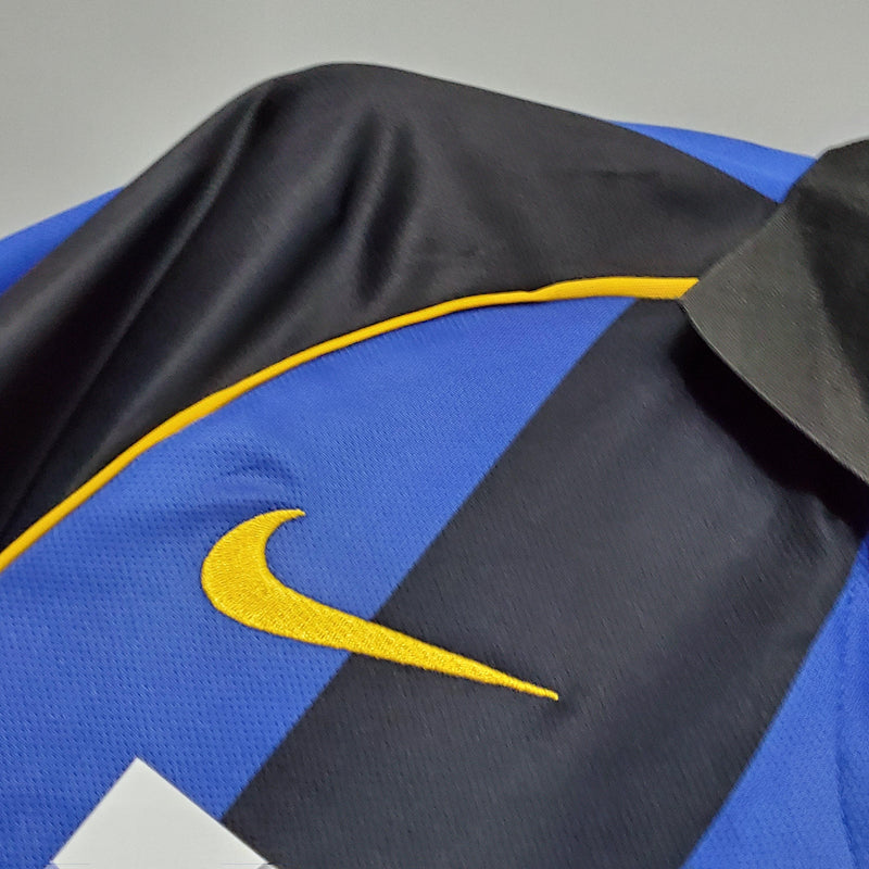 Camisa Retrô Inter de Milão 2001/2002 I Home - Nike