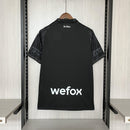 Camisa Milan 2024/25 Puma x Pleasures Especial - Torcedor - Preta