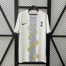 Camisa Tottenham 2025/26 Cobra Dourada Pré-Jogo - Torcedor
