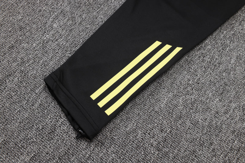 25/26 Conjunto Treino Juventus - Frio Zíper Curto - Preto